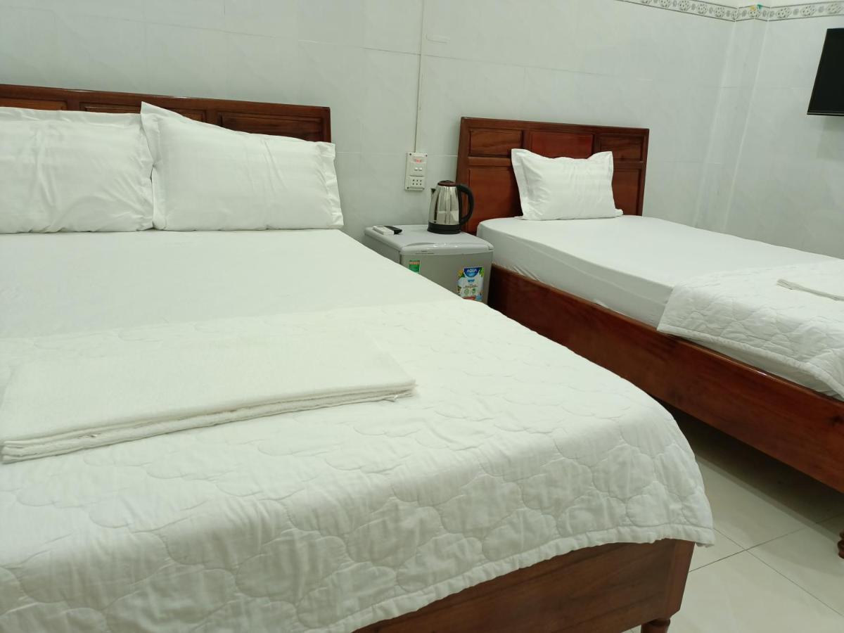 Khach San Mong An Hotel Vĩnh Hy Exterior photo