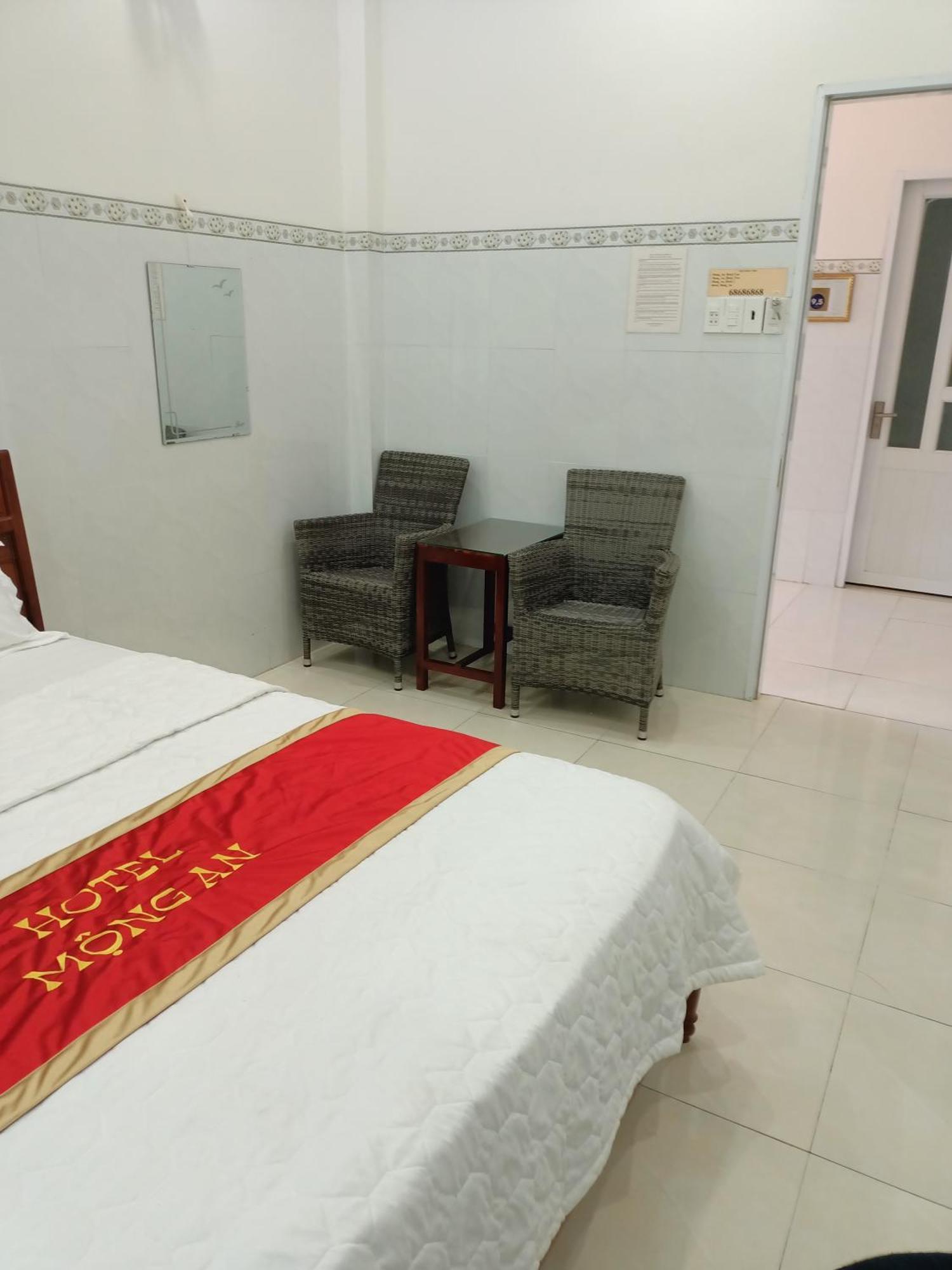 Khach San Mong An Hotel Vĩnh Hy Exterior photo