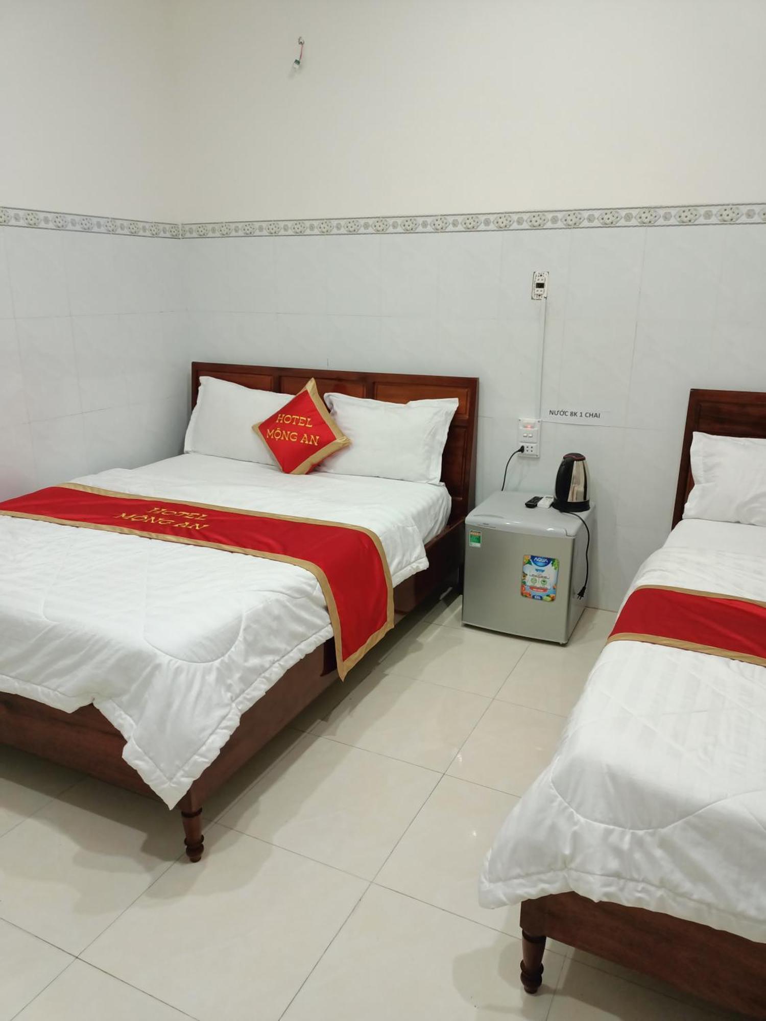Khach San Mong An Hotel Vĩnh Hy Exterior photo
