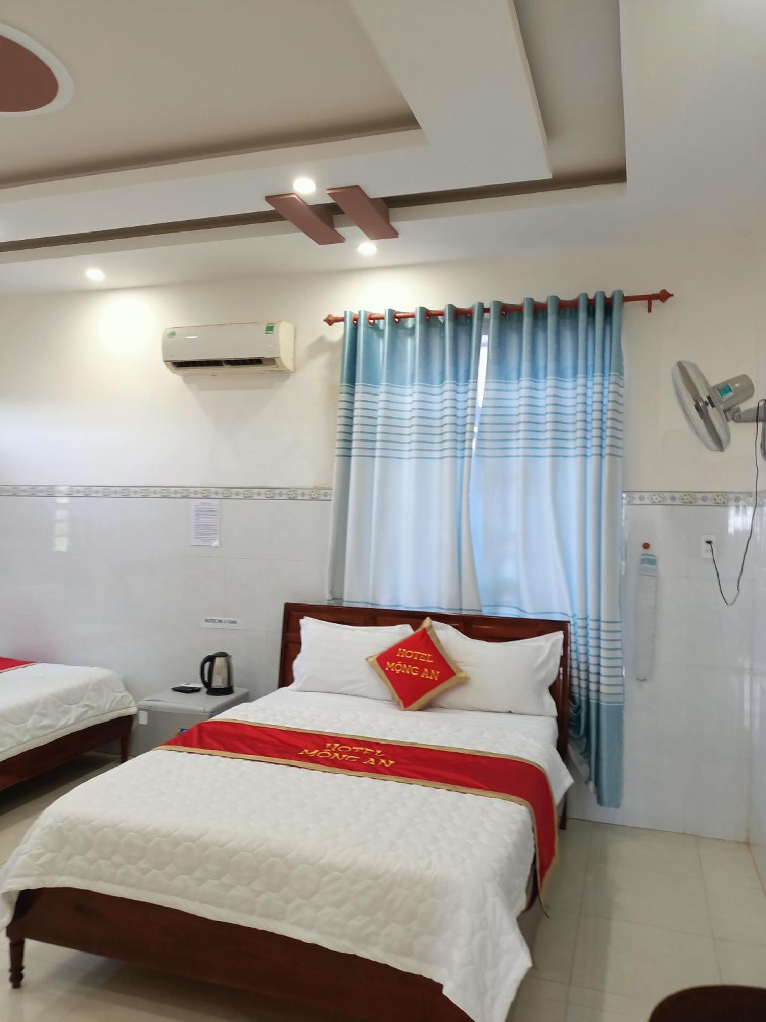 Khach San Mong An Hotel Vĩnh Hy Exterior photo