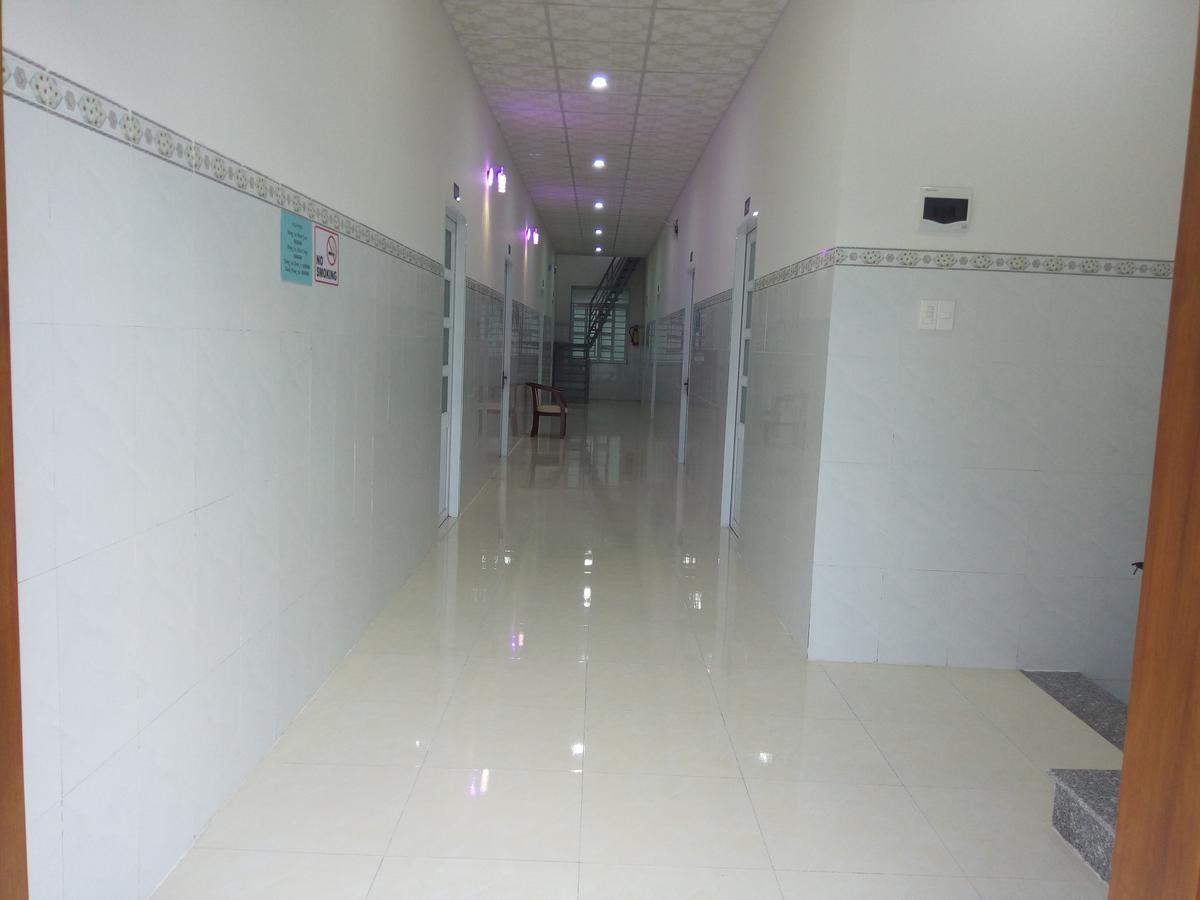 Khach San Mong An Hotel Vĩnh Hy Exterior photo