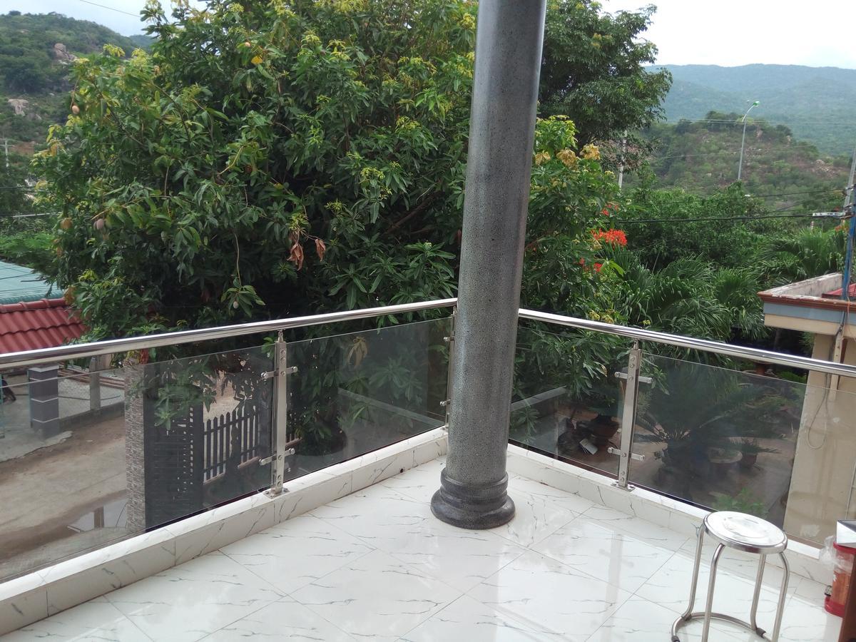 Khach San Mong An Hotel Vĩnh Hy Exterior photo